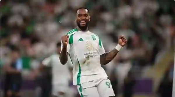 مانشيستر سيتي يطارد هذا النجم من دوري روشن والأهلي بالمرصاد 
