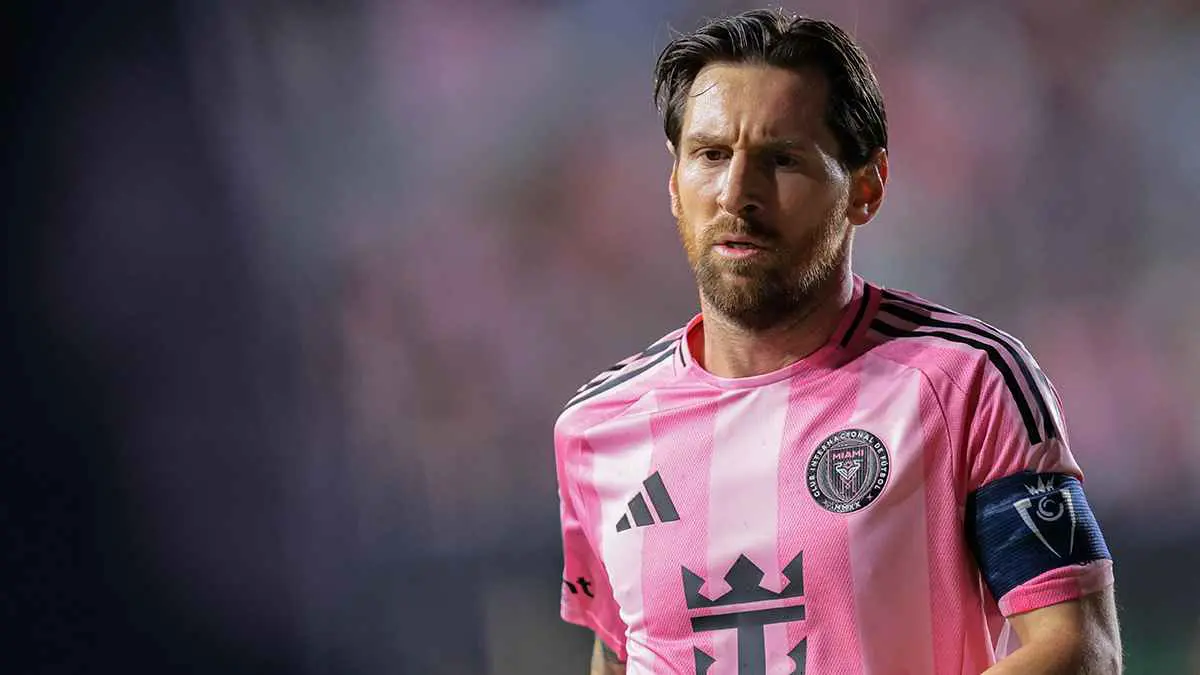 ميسي يضع شرط غريب للانتقال الى دوري روشن ويشترط موافقة هذا النادي 